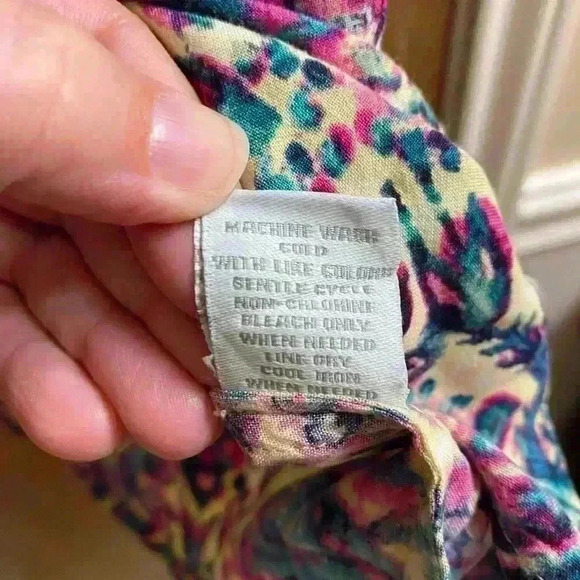 Intro Multicolored Floral Bright Blouse with Half Button Feature Size Large - Picture 6 of 8